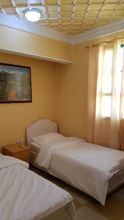 Al Majd Hotel ‘Ibrī Eksteriør billede